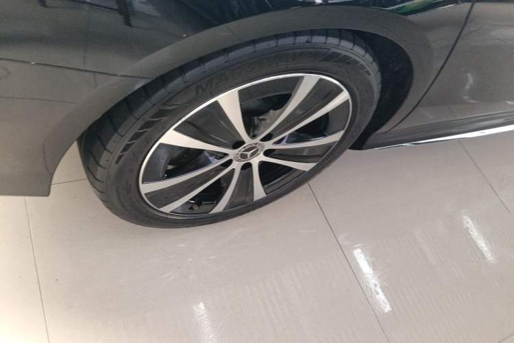 Used Mercedes-Benz E-Class New Energy 2023 E 350 e L Plug-in Hybrid Sports Sedan
