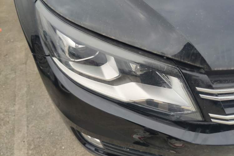 Used Volkswagen Tiguan 2015 1.8TSI Automatic Two-Wheel Drive Luxury Model Right Front Headlight