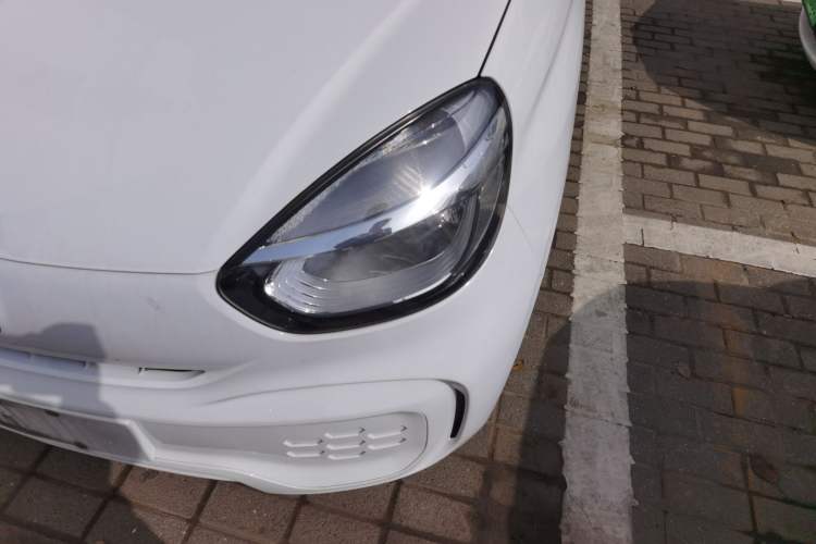 Used Roewe Clever 2021 302 km New Four-Seater Super-Efficient Version