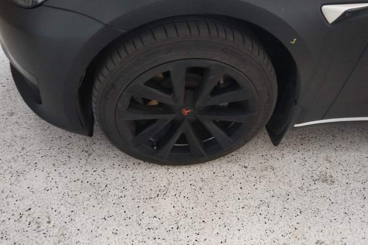 Used Tesla Model 3 2022 Rear-Wheel-Drive Version Left Front Wheel Hub