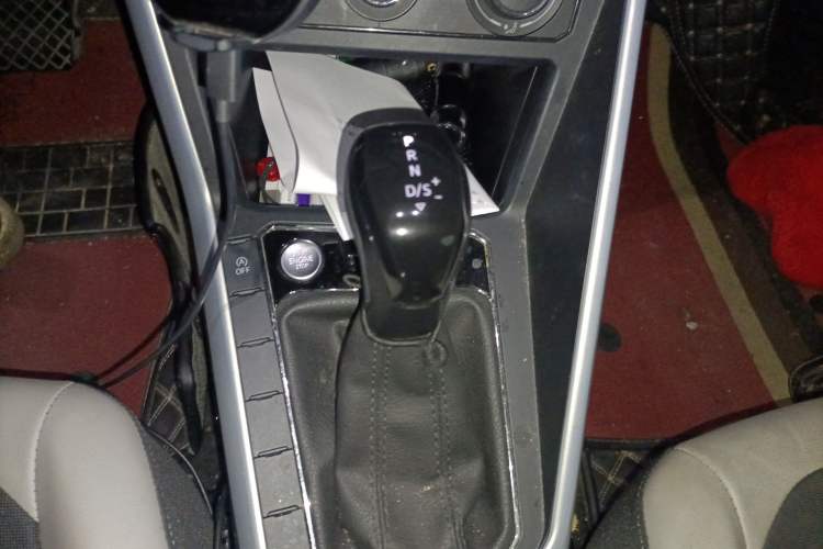 Used Volkswagen Polo 2021 Plus 1.5L Automatic Colorful Tech Edition Gear Lever