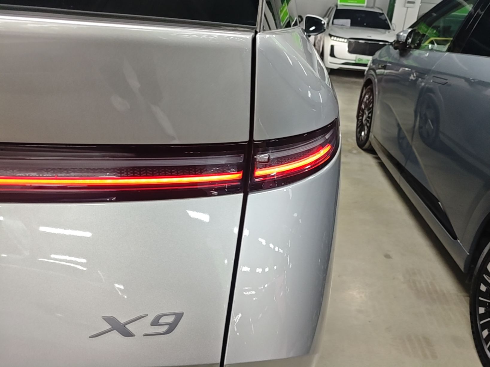 XPeng X9 2025 650 Long-Range Max — снимка 9