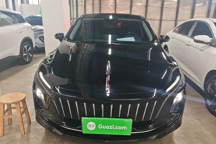 Used Hongqi E-QM5 2022 431 km Charge & Enjoy Edition Front