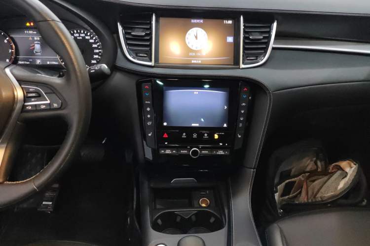 Used Infiniti QX50 2018 2.0T Two-Wheel Drive Fashion Edition Audio And AC Panel