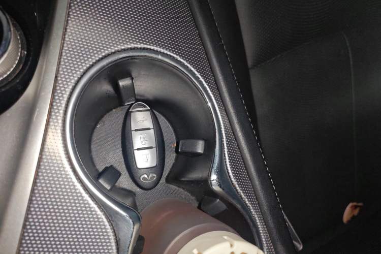 Used Infiniti Q50L 2018 2.0T Enjoyment Version China VI Standard Vehicle Key