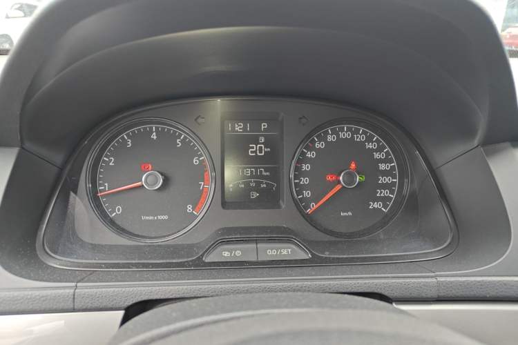 Used Volkswagen Lavida 2013 Revised Classic 1.6L Automatic Fashion Edition
