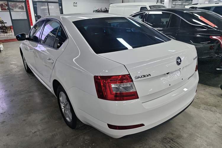Used Skoda Octavia 2017 Classic Model 1.6L Automatic Standard Edition
