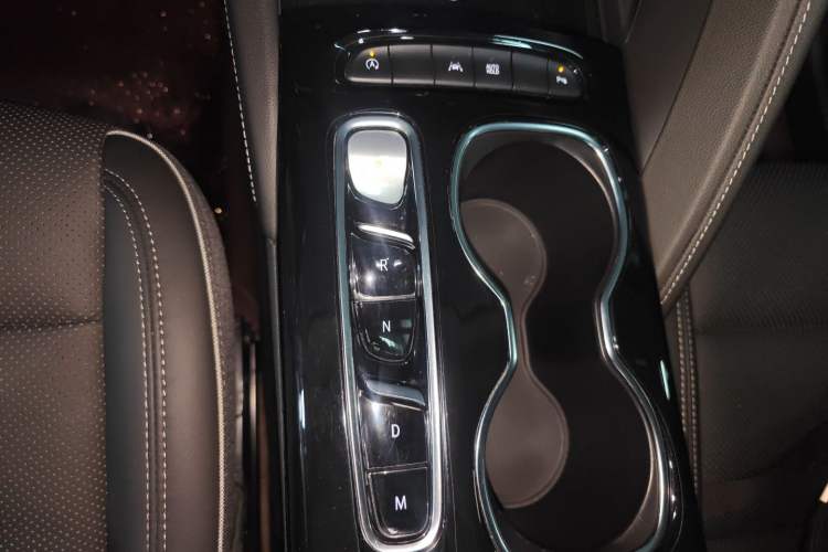 Used Buick Envision 2023 Encore Plus 652T Five-Seat Luxury Model