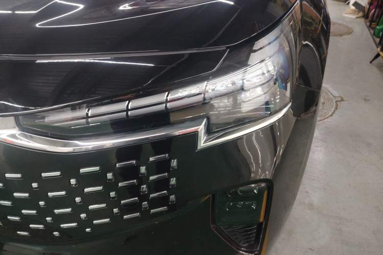 Used Volvo EM90 2025 Ultra Six-Seater