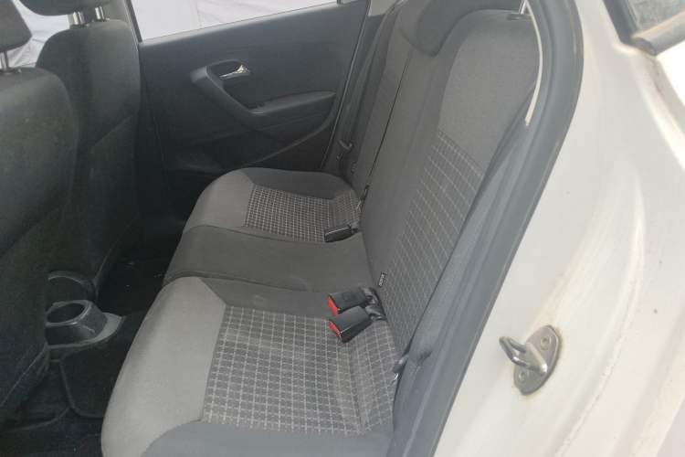 Used Volkswagen Polo 2016 1.6L Automatic Comfort Model
