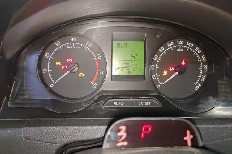 Used Skoda Rapid Spaceback 2014 1.6L Manual Enjoyment Edition
