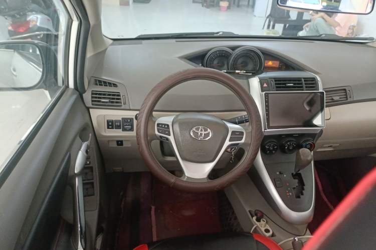 Used Toyota Verso 2015 180E CVT Crossover Edition Steering Wheel