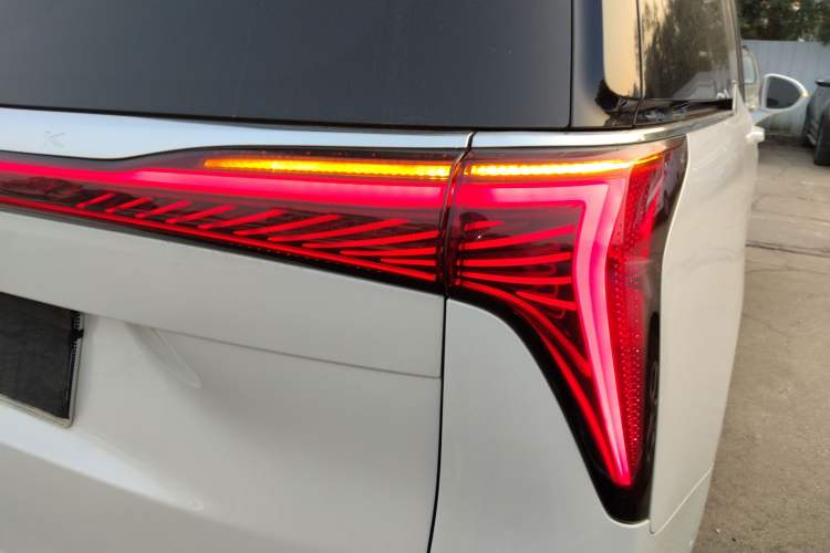 Used Buick Century 2023 2.0T Six-Seater Yinshi Edition
