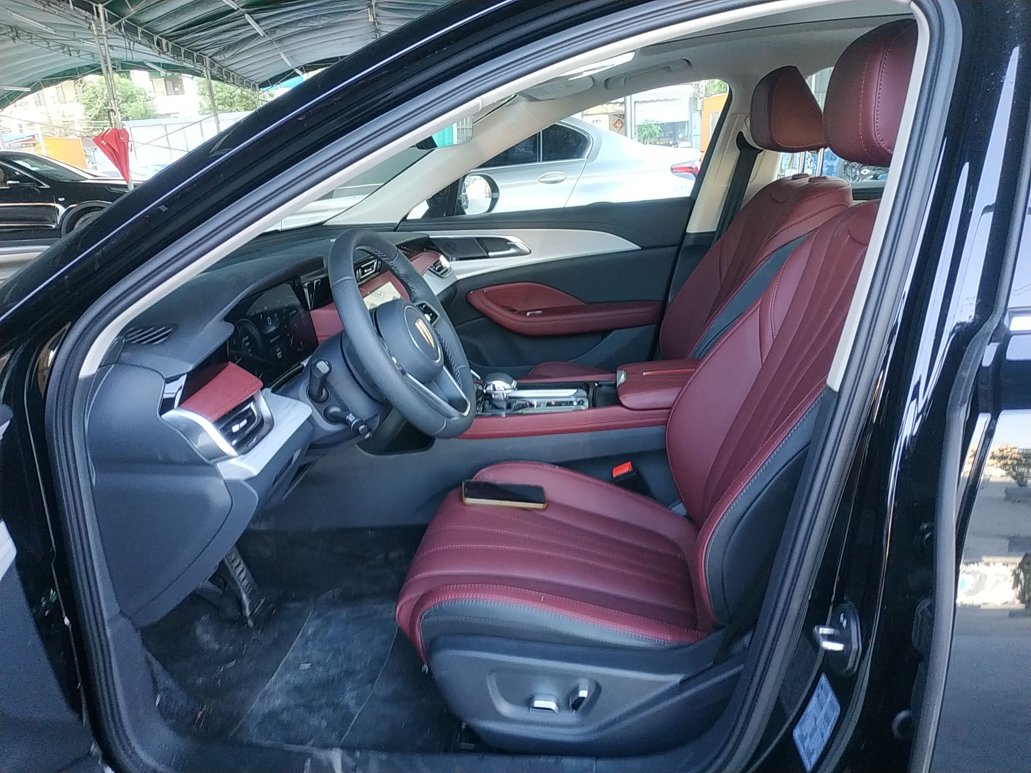 Переднее сиденье в автомобиле