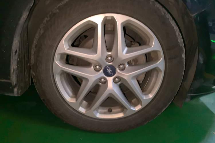 Used Ford Mondeo 2013 1.5L GTDi180 Fashion Edition Right Front Wheel Hub