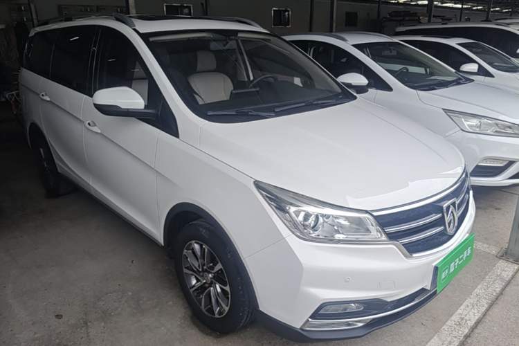 Used Baojun 730 2019 1.5T Manual Fashion Model 7 Seats China V