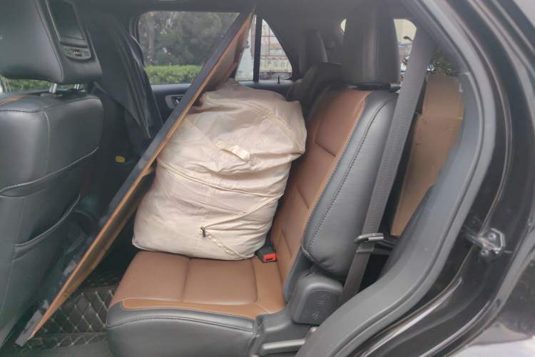 Used Ford Explorer 2013 3.5L Deluxe Model