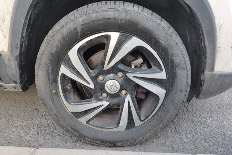 Used Baojun 510 2017 1.5L Manual Luxury Model Right Front Wheel Hub