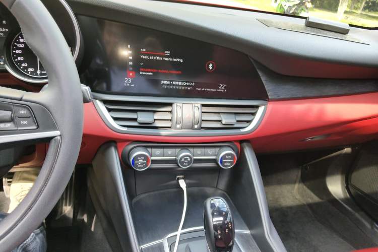 Used Alfa Romeo Giulia 2019 2.0T 280HP Black Package Limited Edition
