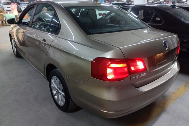 Used Volkswagen Jetta 2015 Zhuihui Edition 1.6L Manual Comfort Model
