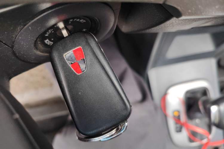 Used Roewe 350 2015 1.5L Automatic Luxury Sunroof Edition
