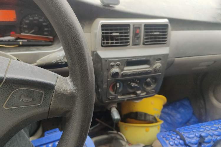 Used Wuling Rongguang 2011 1.2L Base Version
