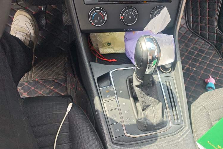 Used Volkswagen Lavida 2019 280TSI DSG Comfort Edition China VI standard Gear Lever