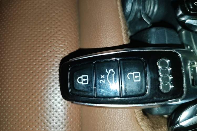 Used Audi Q7 2021 55 TFSI quattro S line Sport model
