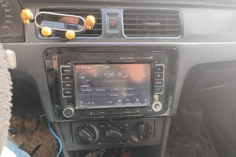 Used Volkswagen Santana 2013 1.4L Manual Fashion Edition
