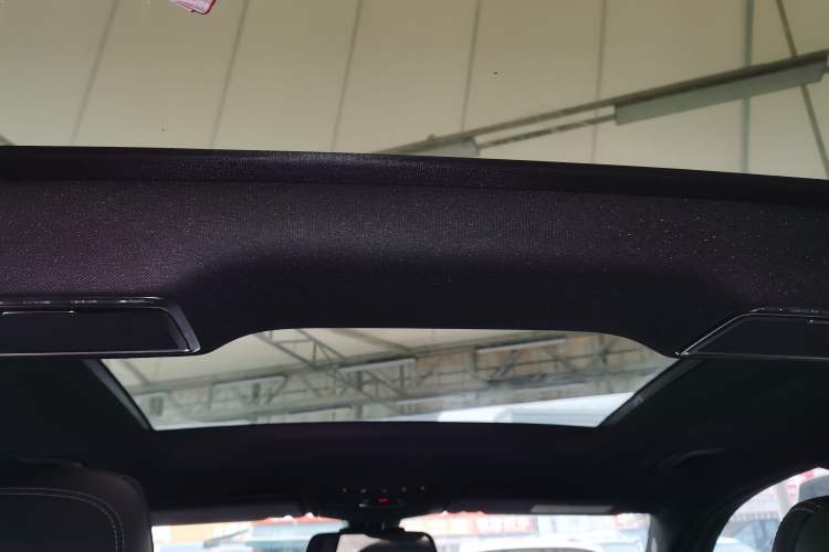 Used Mercedes-Benz GLC 2019 GLC 260 L 4MATIC Dynamic Model