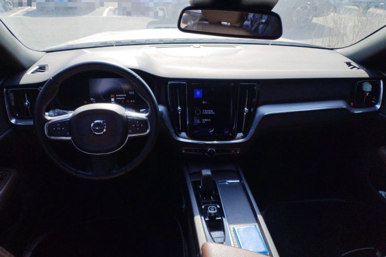 Used Volvo S60 2022 B4 Zhiyi Luxury Edition
