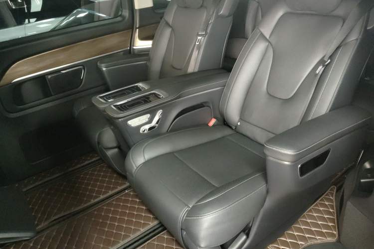 Used Mercedes-Benz V-Class 2020 V 260 L Long-wheelbase Luxury Edition Left Rear Seat