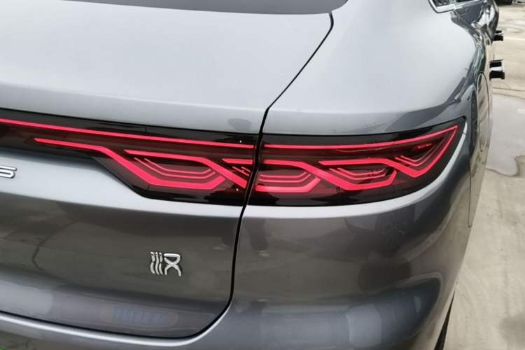 Used BYD Han 2022 EV Genesis Edition 715 km Front-Wheel-Drive Flagship Model
