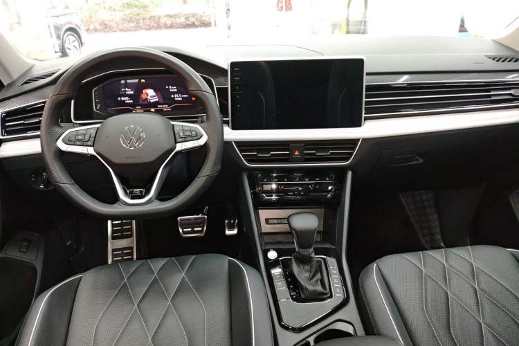 Used Volkswagen Tiguan L 2024 330TSI Automatic Two-Wheel Drive R-Line Enhanced Edition
