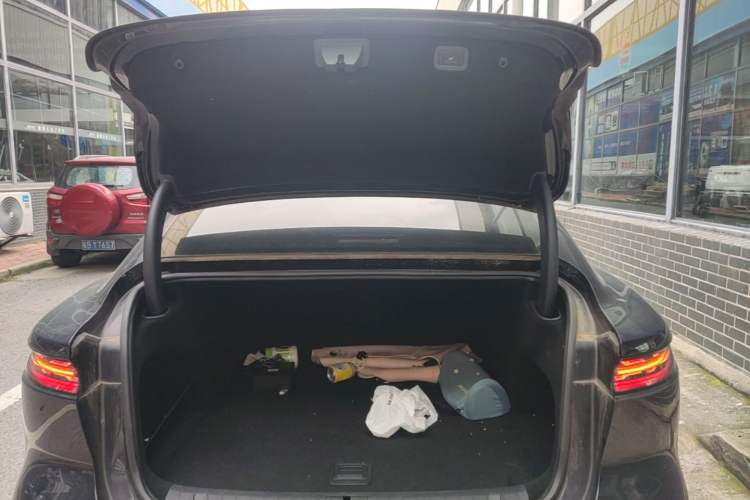 Used VOYAH PASSION 2024 PHEV Four-Wheel Drive Ultra-Long Range Flagship Model Trunk