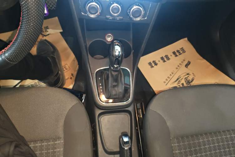 Used Volkswagen Polo 2016 1.6L Automatic Comfort Model
