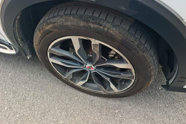 Used Roewe RX5 2016 30T Four-Wheel Drive Automatic Internet Smart Luxury Edition Right Front Wheel Hub