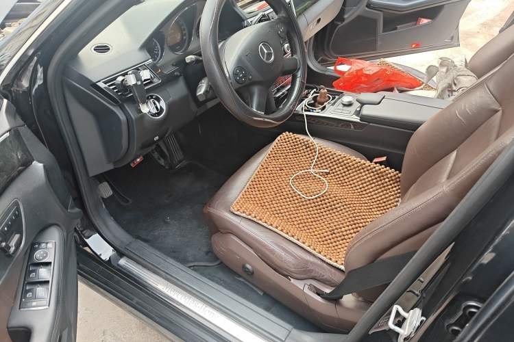 Used Mercedes-Benz E-Class 2010 E 300 L Fashion Model
