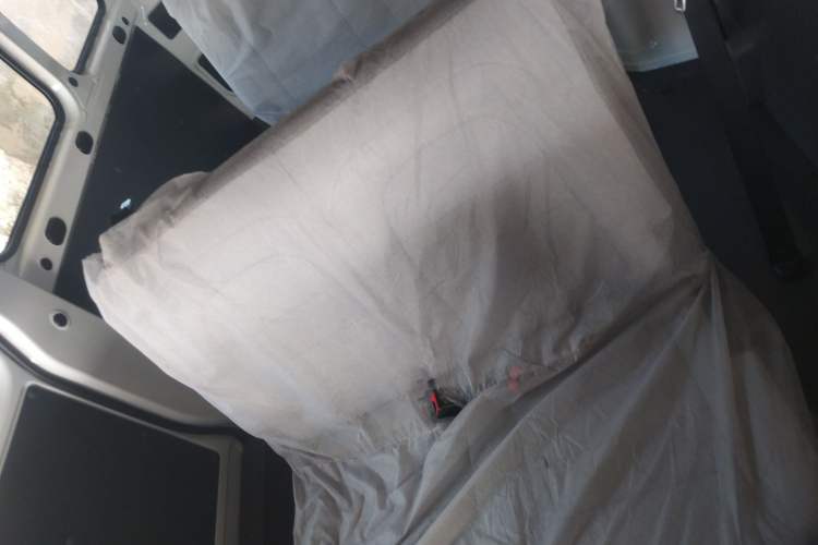 Used Wuling Yangguang 2024 300KM Comfort Version Passenger Van 75kW