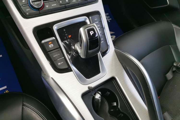 Used Geely Auto Emgrand X7 Sport 2020 1.8TD DCT Two-Wheel Drive Smart Connect 4G-Enabled Version