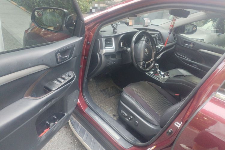 Used Toyota Highlander 2018 2.0T Two-Wheel-Drive Luxury Edition 7 Seats Emission Standard China V
