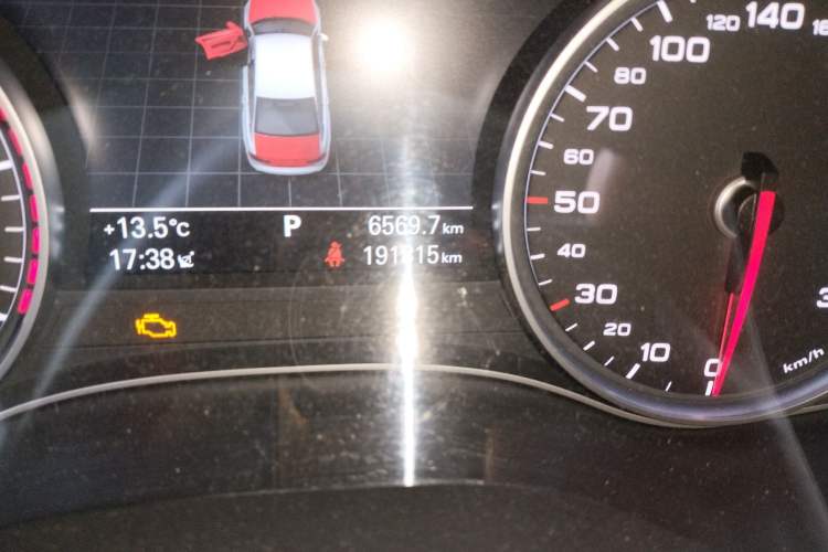 Used Audi A6L 2012 30 FSI Technology Edition Odometer Close Up