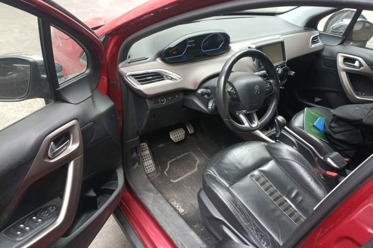 Used Peugeot 2008 2014 1.6L Automatic Navigation Edition