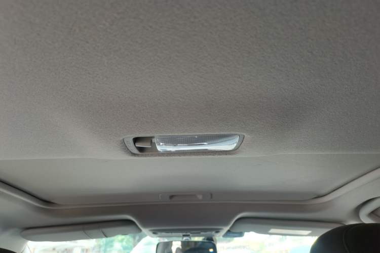 Used Nissan Sylphy 2019 1.6XV CVT Smart Connect Luxury Edition China VI Standard Headliner