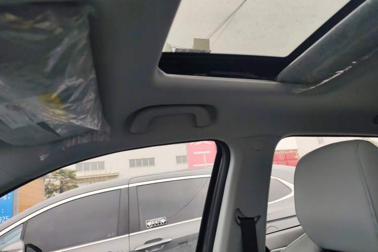 Used Changan UNI-Z New Energy 2024 Blue Whale Smart Electric iDD 125km Leading Model