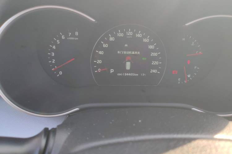 Used Kia Sorento 2013 2.4L 5-Seater Gasoline Comfort Version China IV Standard Odometer Close Up