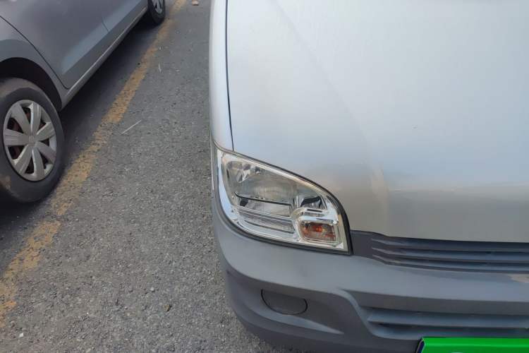 Used Wuling Zhiguang Small Truck 2020 1.2L Single Cab Right Front Headlight