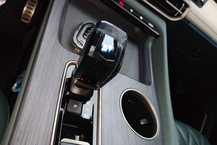 Used JETOUR Shanhai L9 2024 1.5TD 2DHT Pro 7-Seater