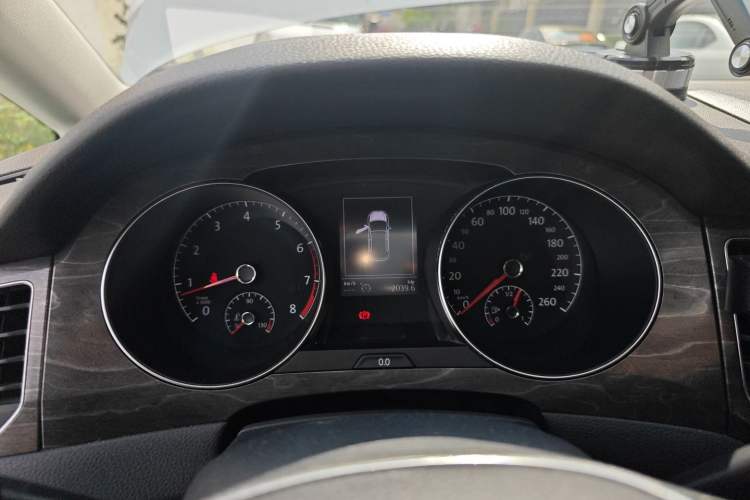 Used Volkswagen Golf Sportsvan 2016 280TSI Automatic Luxury Model Instrument Cluster