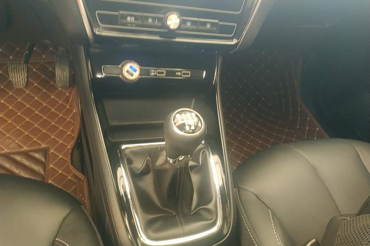 Used Roewe i5 2019 1.5L Manual 4G Connectable Langhao Edition
